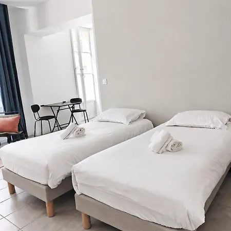 Beau Confortable Bordeaux
